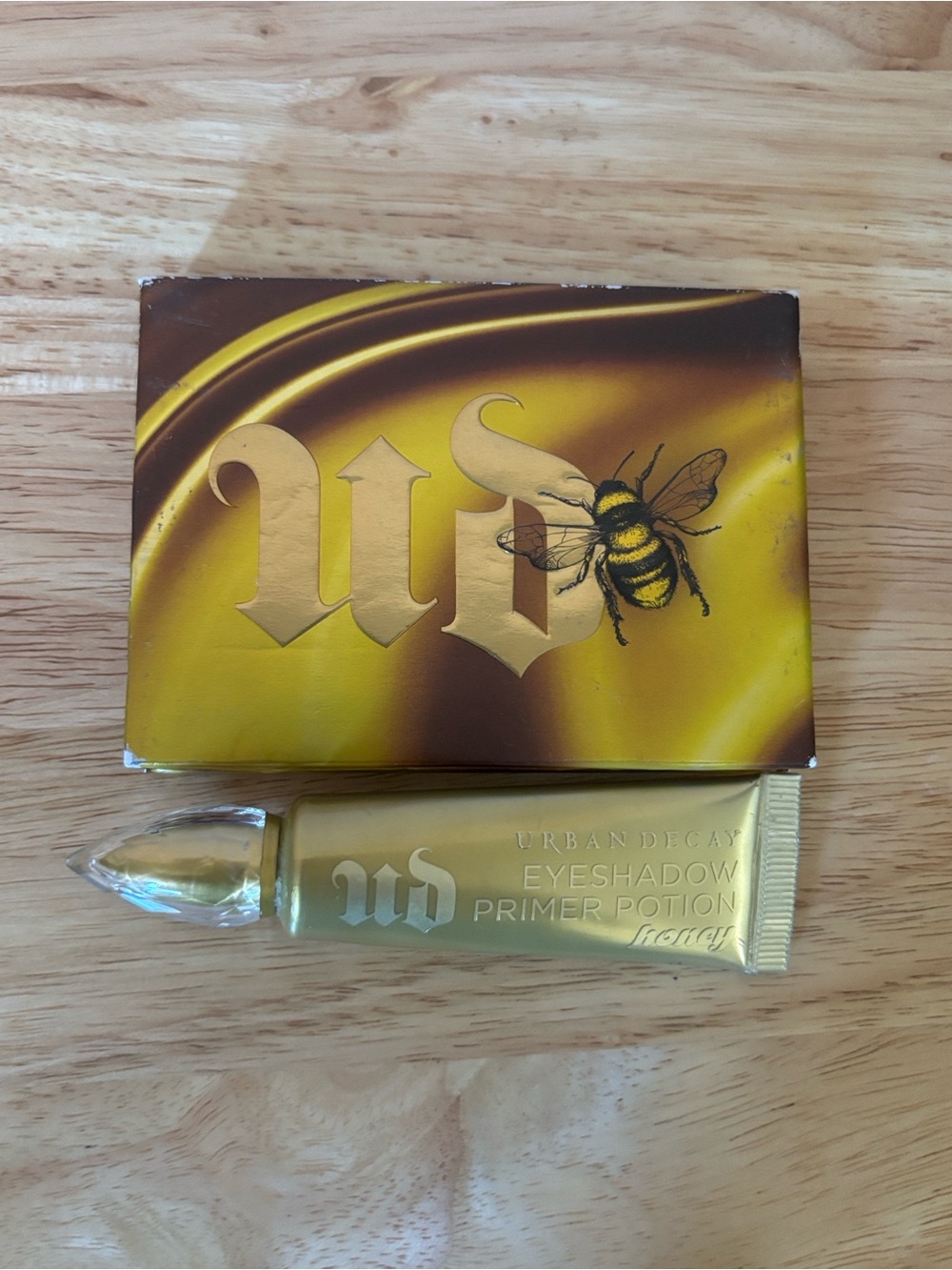 Urban Decay Eyeshadow Primer Potion Honey, and Honey Eyeshadow Palette